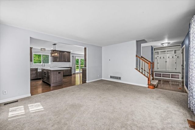 2711 Old Oak Drive, Mchenry, IL 60050
