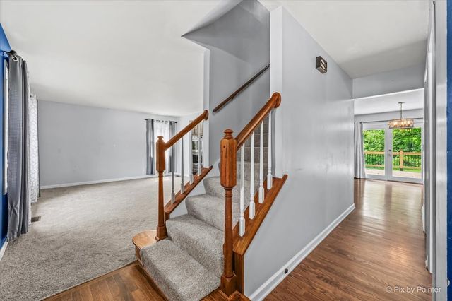 2711 Old Oak Drive, Mchenry, IL 60050