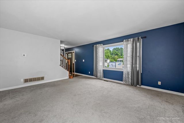 2711 Old Oak Drive, Mchenry, IL 60050