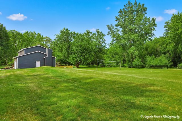 2711 Old Oak Drive, Mchenry, IL 60050