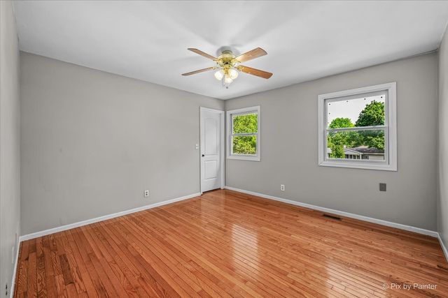 2711 Old Oak Drive, Mchenry, IL 60050