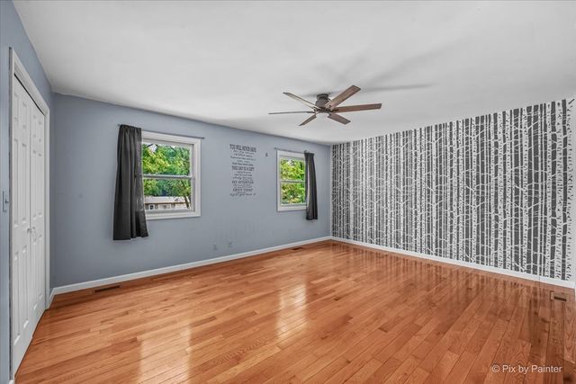 2711 Old Oak Drive, Mchenry, IL 60050