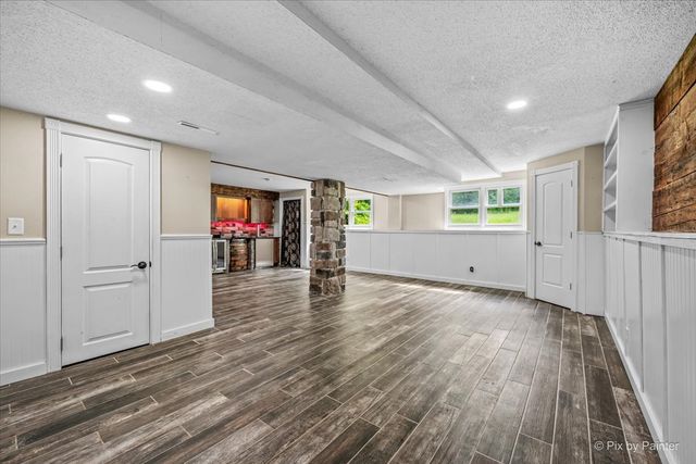 2711 Old Oak Drive, Mchenry, IL 60050