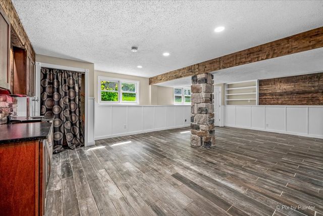 2711 Old Oak Drive, Mchenry, IL 60050