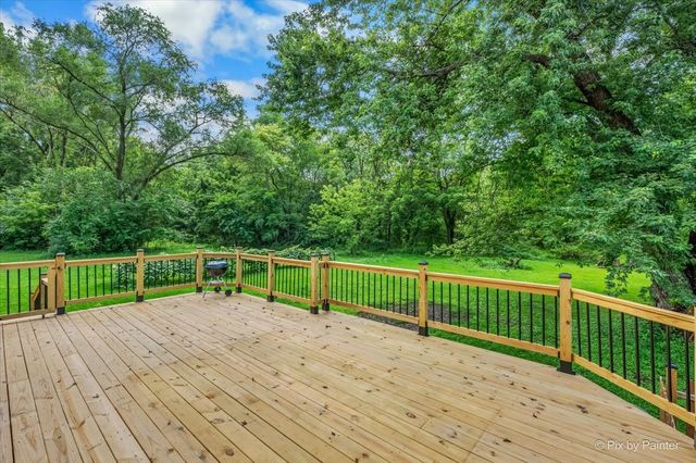 2711 Old Oak Drive, Mchenry, IL 60050