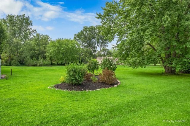 2711 Old Oak Drive, Mchenry, IL 60050