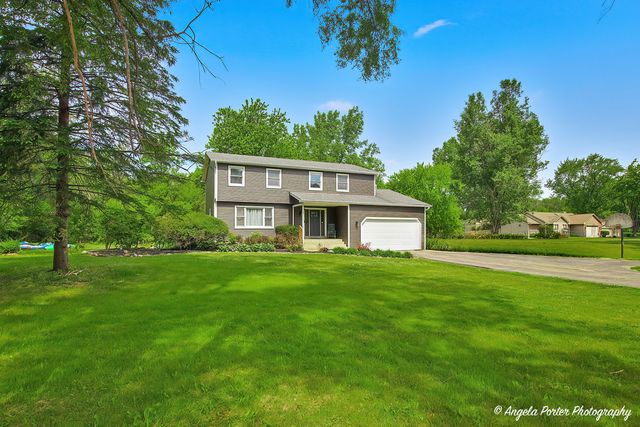 2711 Old Oak Drive, Mchenry, IL 60050