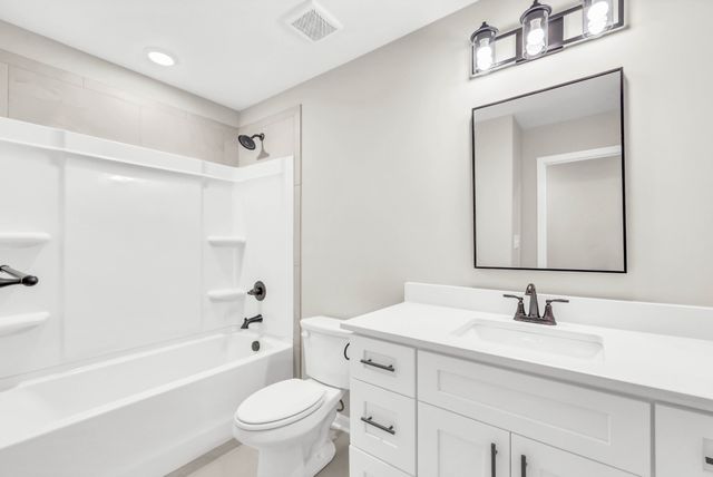 1177 Mourning Cloak Dr, Clarksville, TN 37043