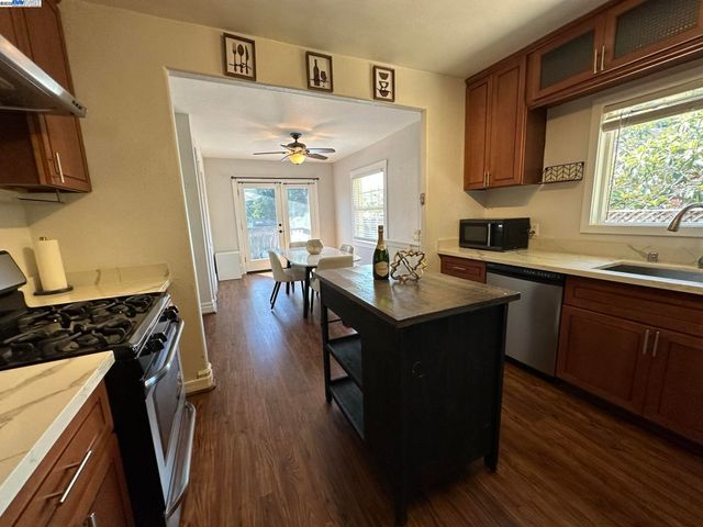 4239 Quigley Pl, Oakland, CA 94619