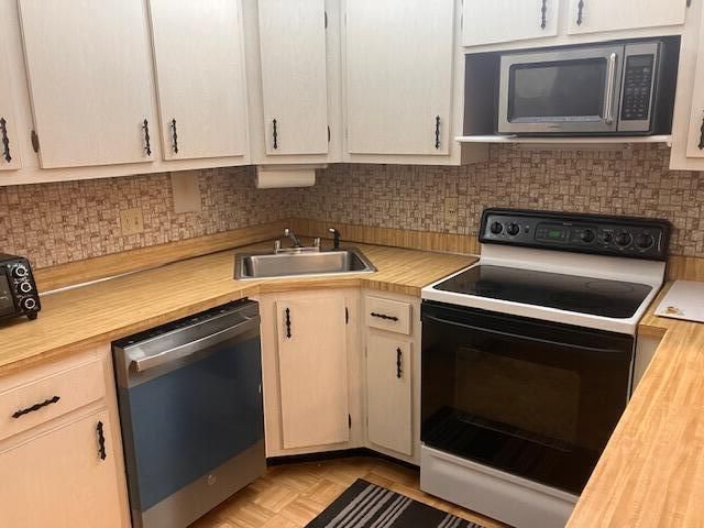 102 Lake Pine Circle A-2, Greenacres, FL 33463