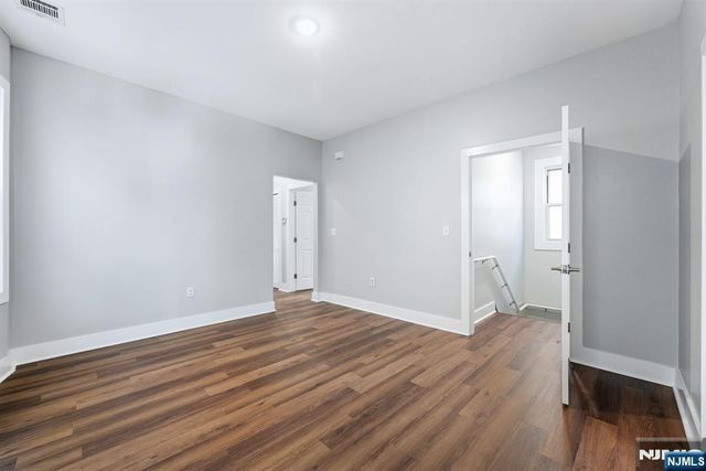 913 S 18th Street 2, Newark, NJ 07108