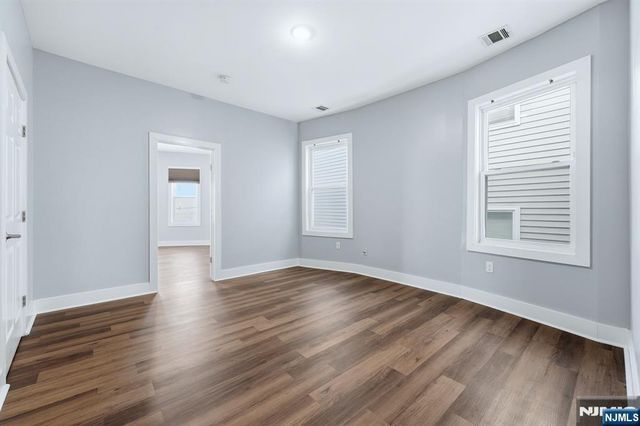913 S 18th Street 2, Newark, NJ 07108