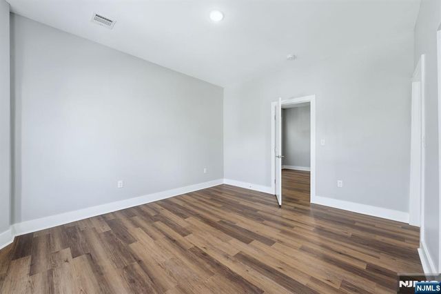 913 S 18th Street 2, Newark, NJ 07108
