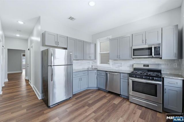 913 S 18th Street 2, Newark, NJ 07108