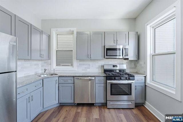 913 S 18th Street 2, Newark, NJ 07108