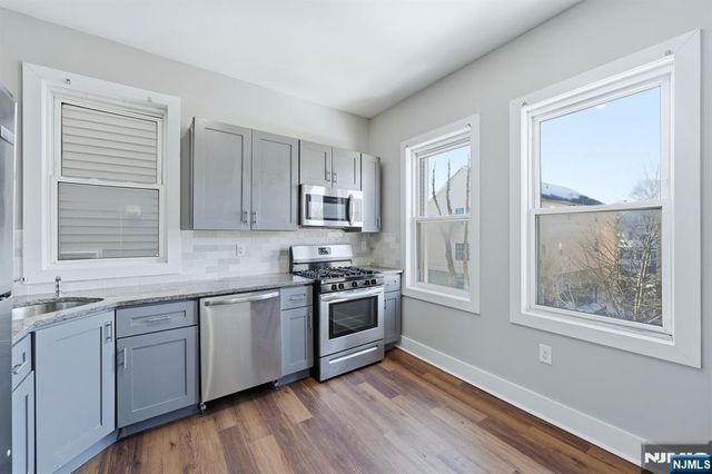 913 S 18th Street 2, Newark, NJ 07108
