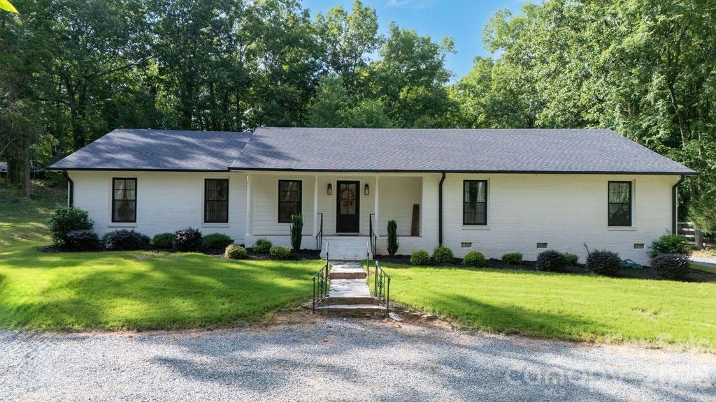 215 Ridgewood Drive, Monroe, NC 28112