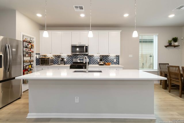 13230 Forscher Crst, San Antonio, TX 78253