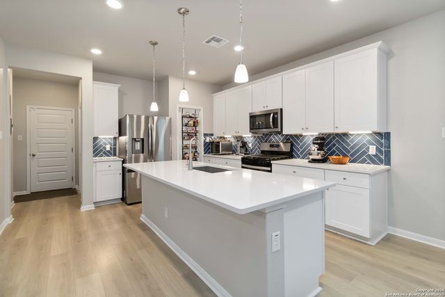 13230 Forscher Crst, San Antonio, TX 78253