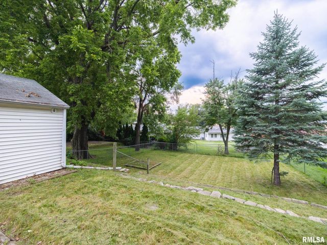 2502 COURT Street, Pekin, IL 61554