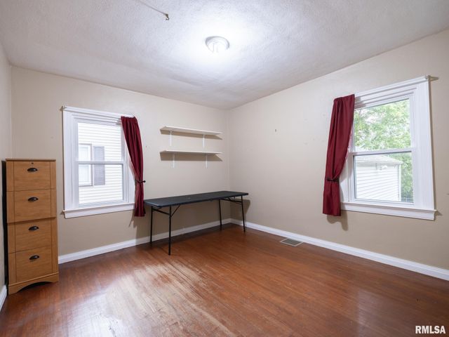 2502 COURT Street, Pekin, IL 61554