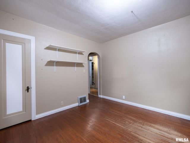 2502 COURT Street, Pekin, IL 61554