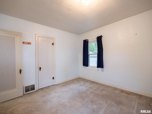 2502 COURT Street, Pekin, IL 61554