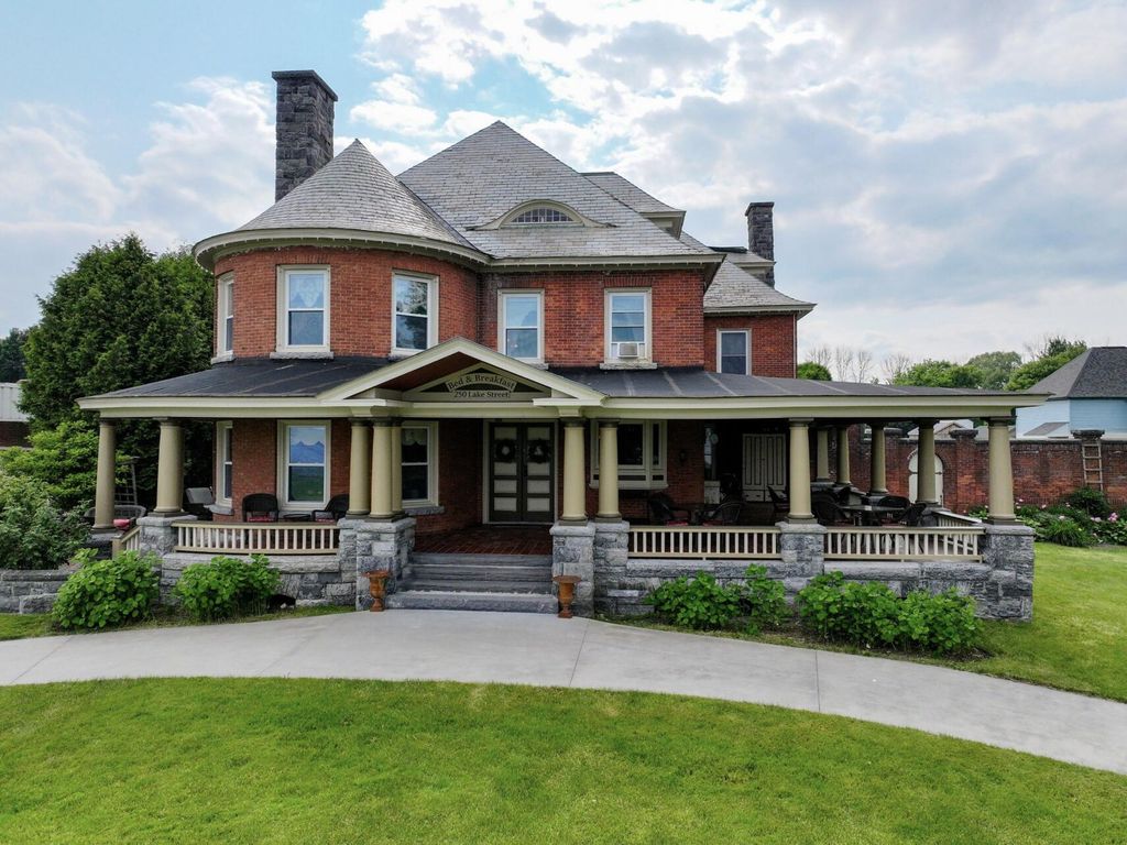 250 Lake Street, Rouses Point, NY 12979