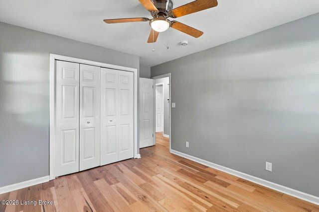 8217 Candleglow Ln, Louisville, KY 40214