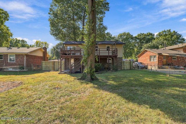 8217 Candleglow Ln, Louisville, KY 40214