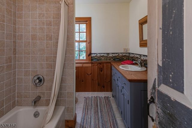 348 Rosemont Ringoes Rd, Delaware Twp., NJ 08559