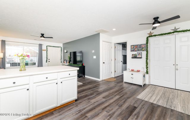 107 Clover Ct, Radcliff, KY 40160