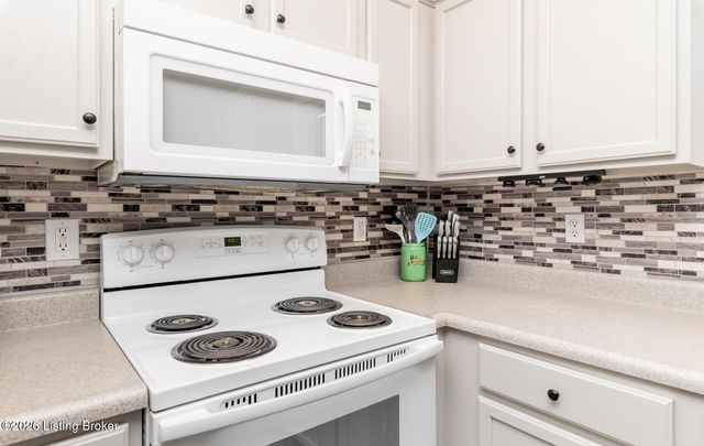 107 Clover Ct, Radcliff, KY 40160