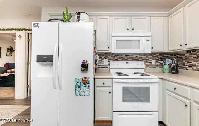 107 Clover Ct, Radcliff, KY 40160