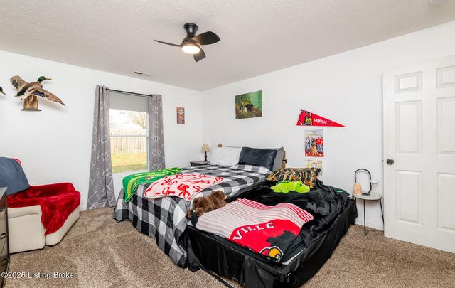 107 Clover Ct, Radcliff, KY 40160