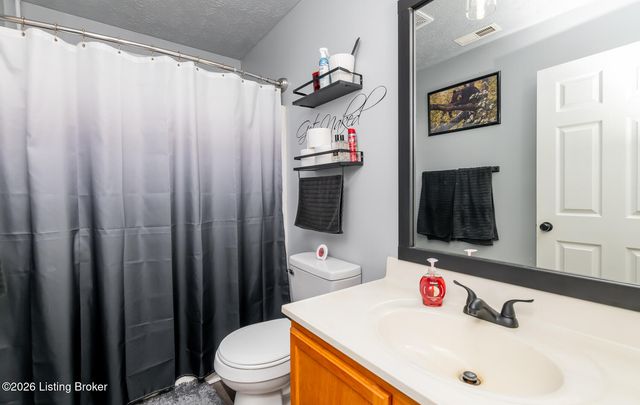 107 Clover Ct, Radcliff, KY 40160