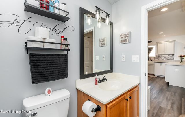 107 Clover Ct, Radcliff, KY 40160