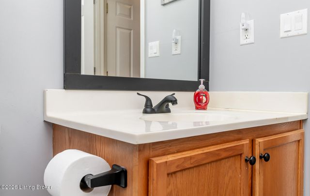 107 Clover Ct, Radcliff, KY 40160