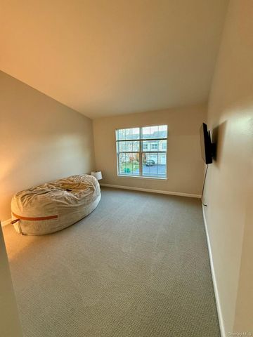 955 Huntington Drive, Fishkill, NY 12524