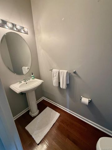 955 Huntington Drive, Fishkill, NY 12524