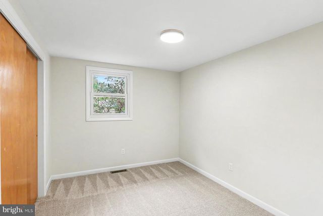 802 WILLOW LN, Lebanon, PA 17046