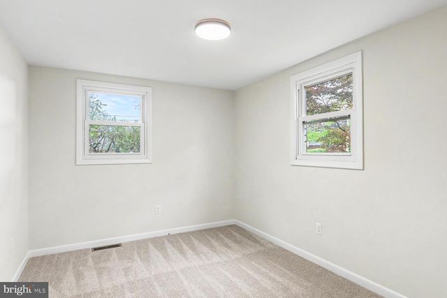 802 WILLOW LN, Lebanon, PA 17046