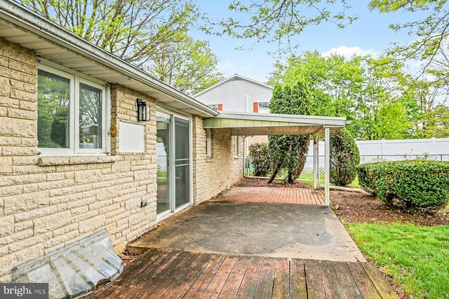 802 WILLOW LN, Lebanon, PA 17046