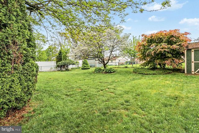 802 WILLOW LN, Lebanon, PA 17046