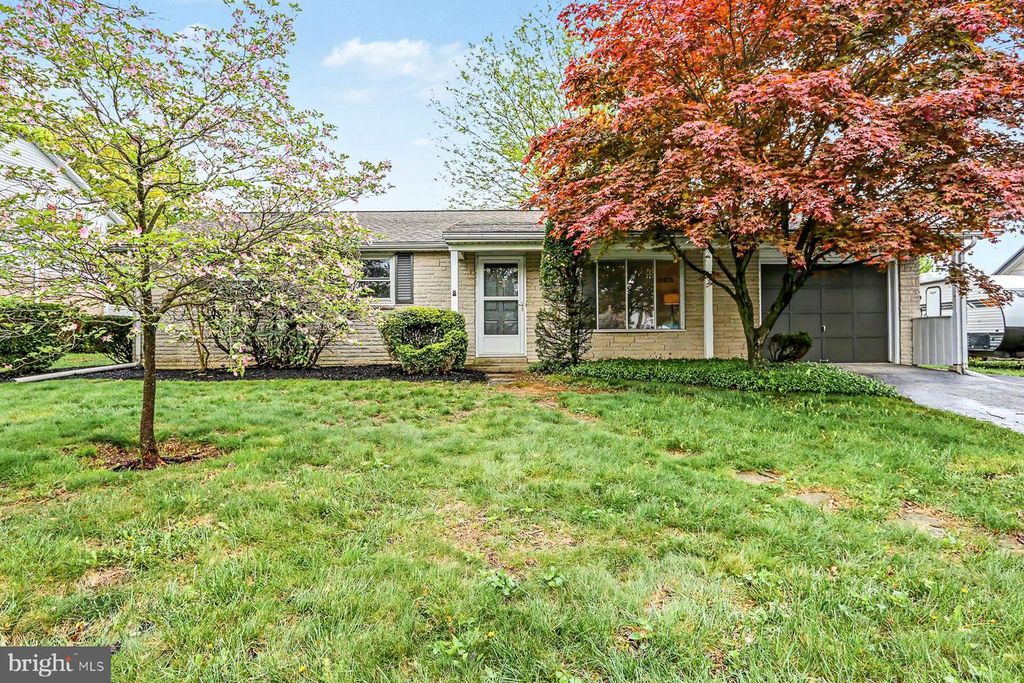802 WILLOW LN, Lebanon, PA 17046