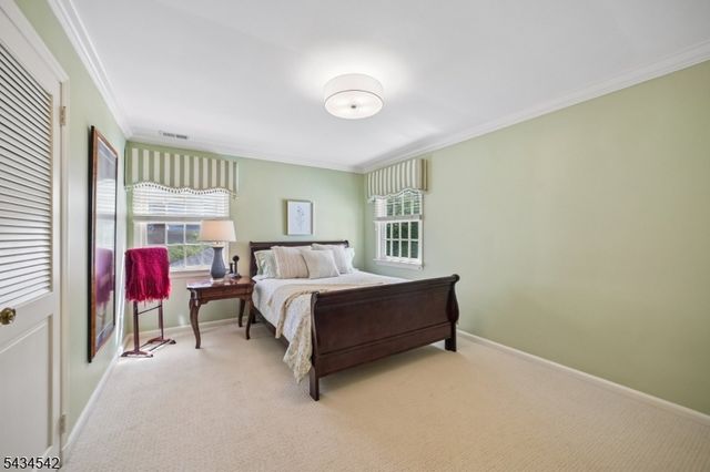 11 Cayuga Way, Millburn Twp., NJ 07078