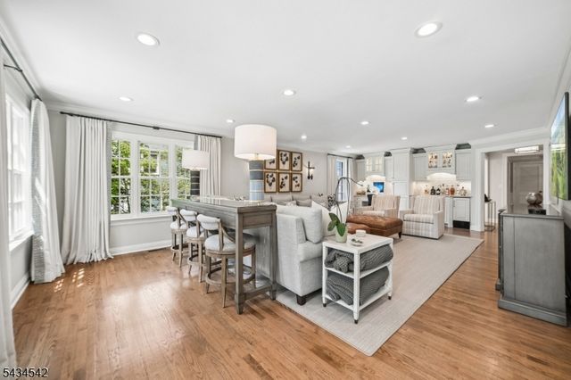 11 Cayuga Way, Millburn Twp., NJ 07078