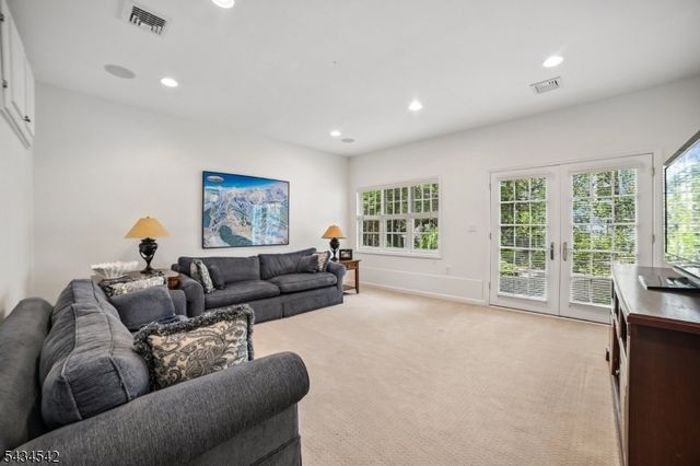 11 Cayuga Way, Millburn Twp., NJ 07078