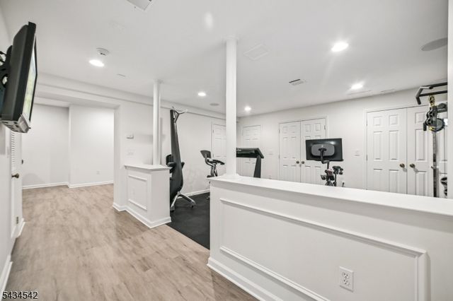 11 Cayuga Way, Millburn Twp., NJ 07078