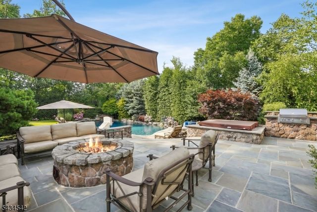 11 Cayuga Way, Millburn Twp., NJ 07078